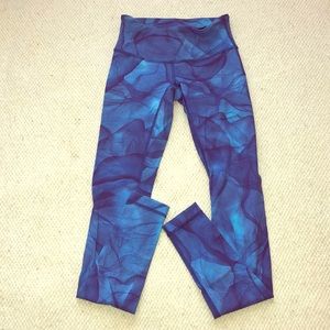 lululemon athletica Pants - NWOT Lululemon Wunder Under Full Length! Sz 2 lululemon athletica Pants - NWOT Lululemon Wunder Under Full Length! Sz 2